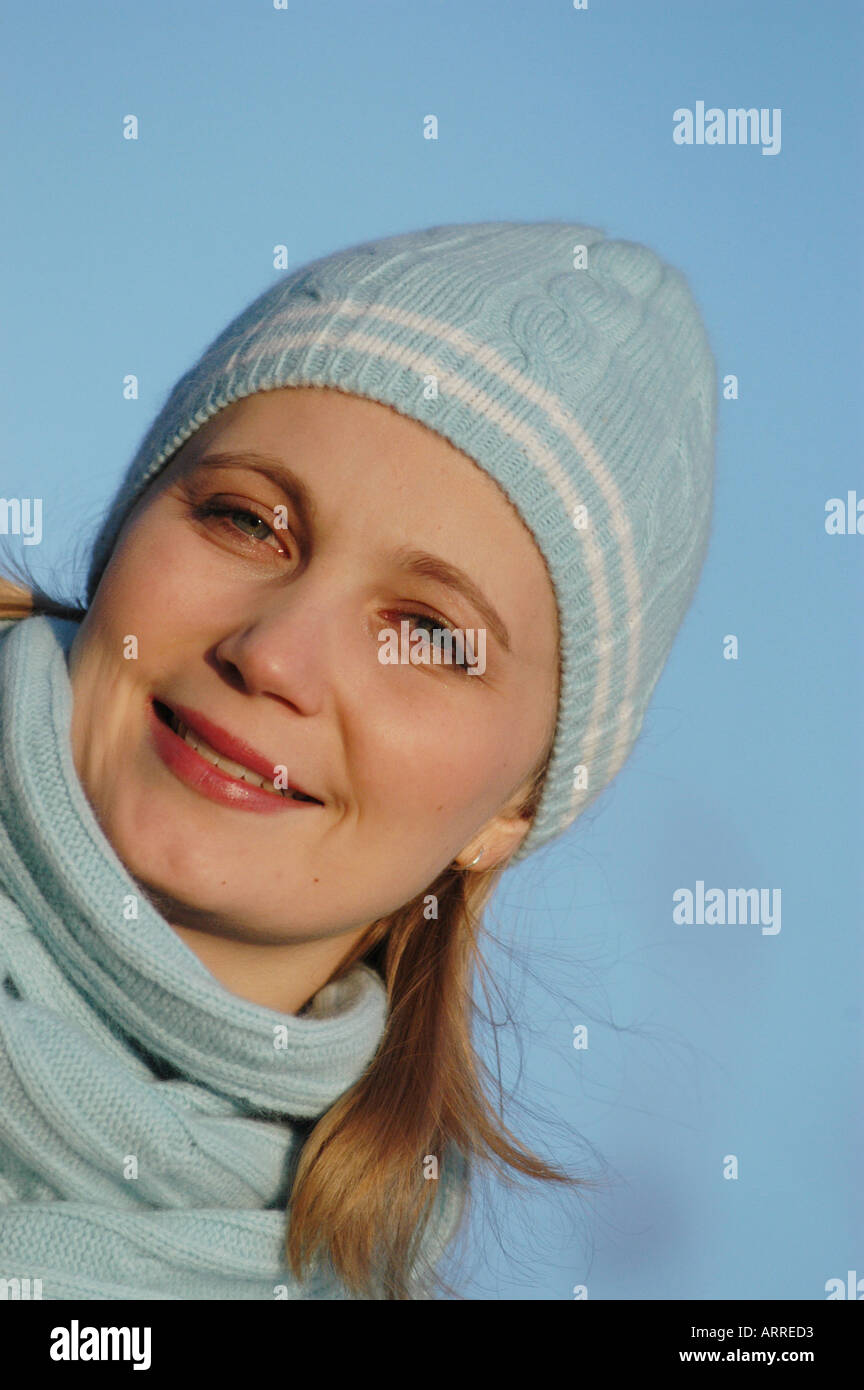 Beautiful woman smiling hi-res stock photography and images - Alamy