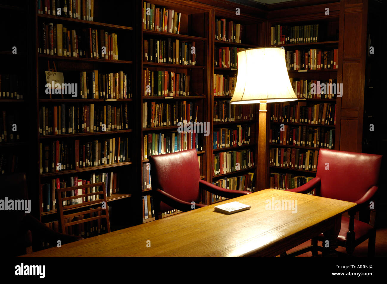 Cosy library corner Stock Photo - Alamy