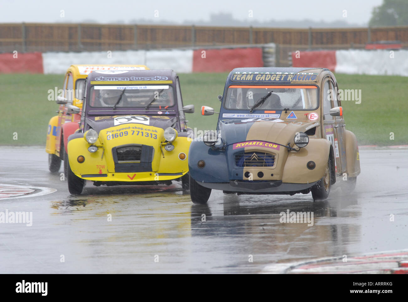 2cv Racing 24 Hour 2CV Racing at Snetterton Norfolk Stock Photo - Alamy