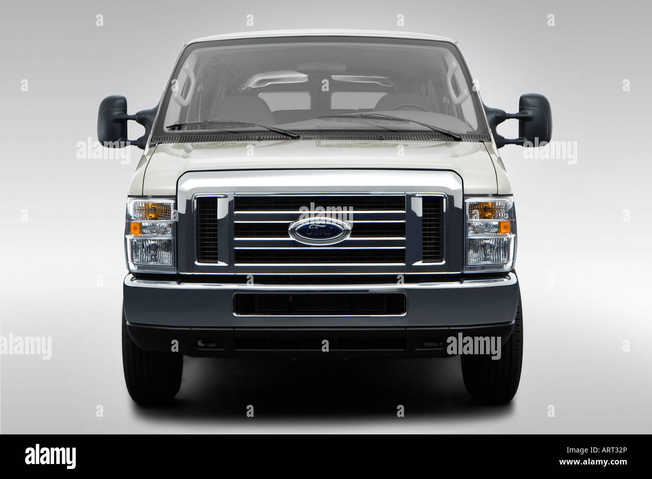 2008 ford e 350 xlt in hi res stock photography and images Alamy