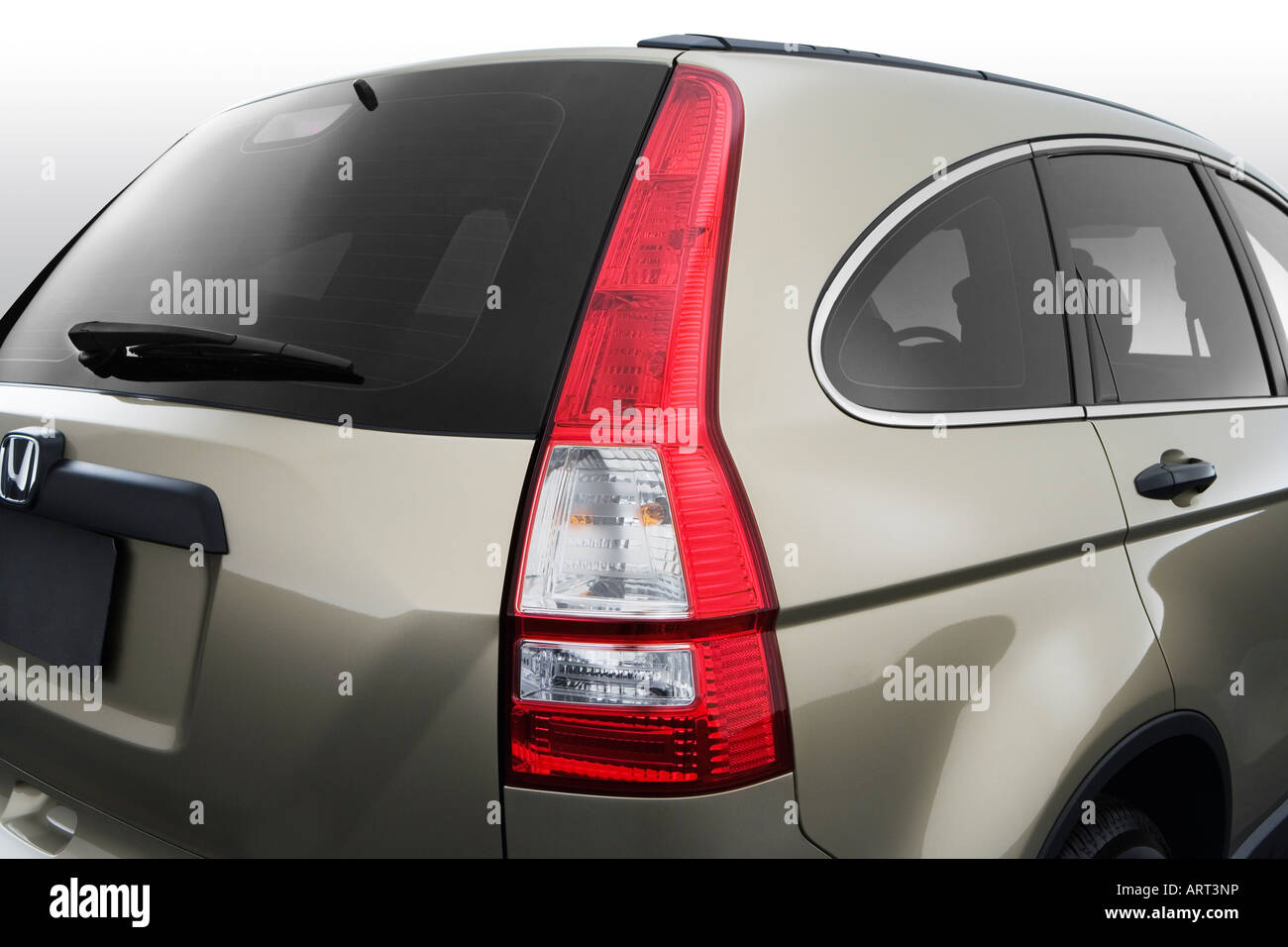 2008 Honda CR-V LX in Beige - Tail light Stock Photo - Alamy