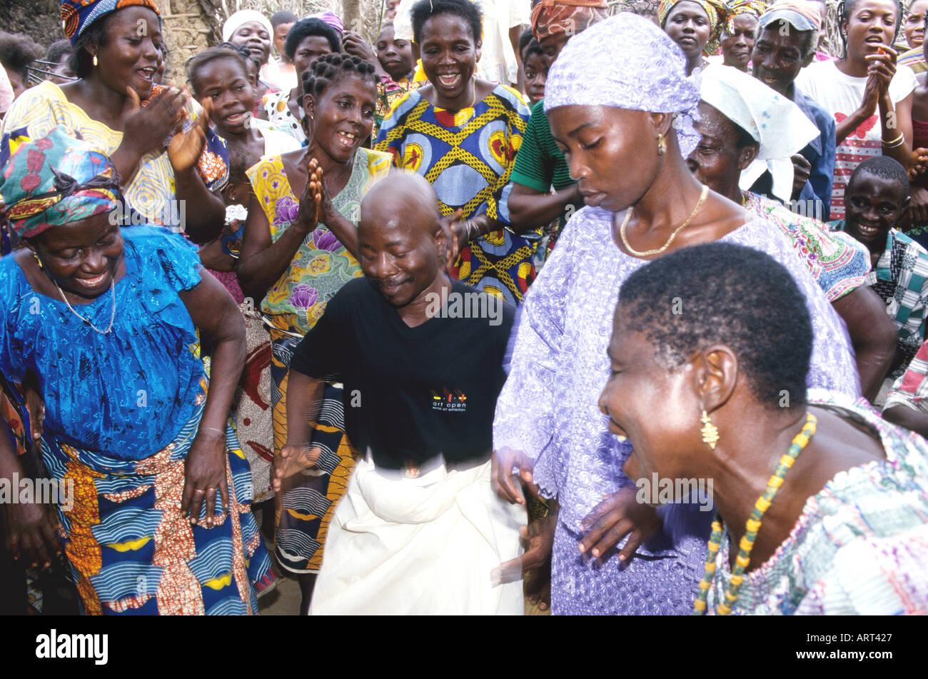 Voodoo ceremony dance dancers hi-res stock photography and images - Alamy