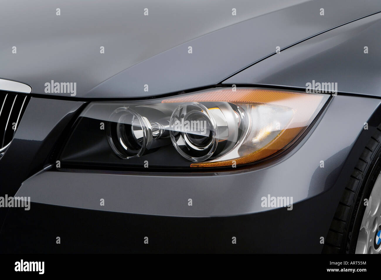 2008 Bmw 3 Series 335i In Gray Headlight Stock Photo Alamy
