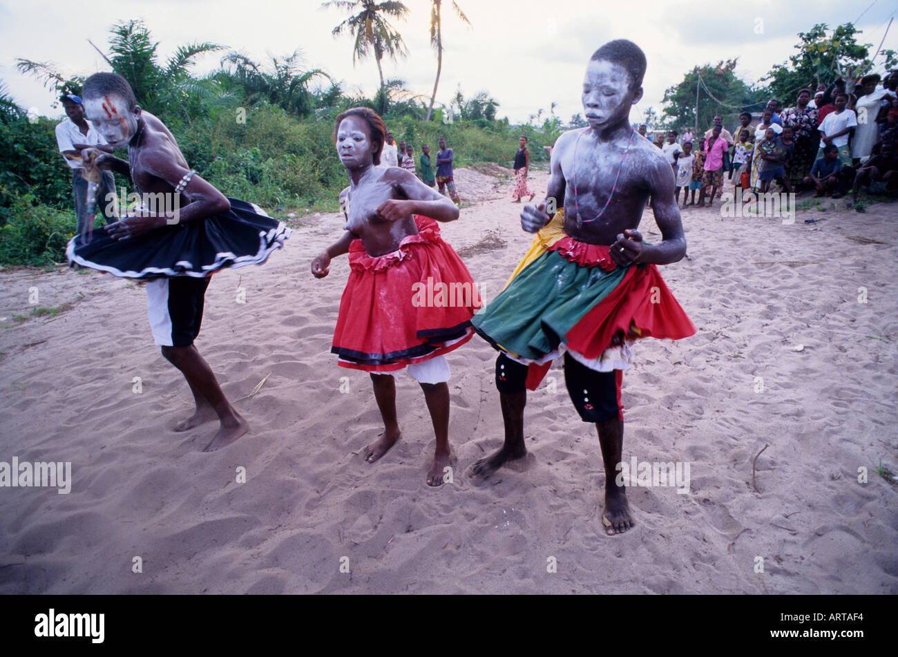 Benin voodoo costume hi-res stock photography and images - Alamy