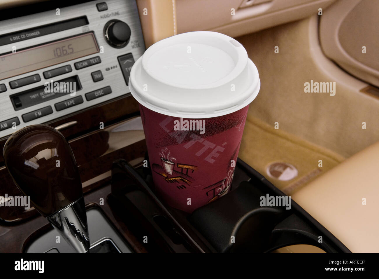 2008 Lexus SC SC430 in Gray Cup Holder with Prop Stock Photo Alamy