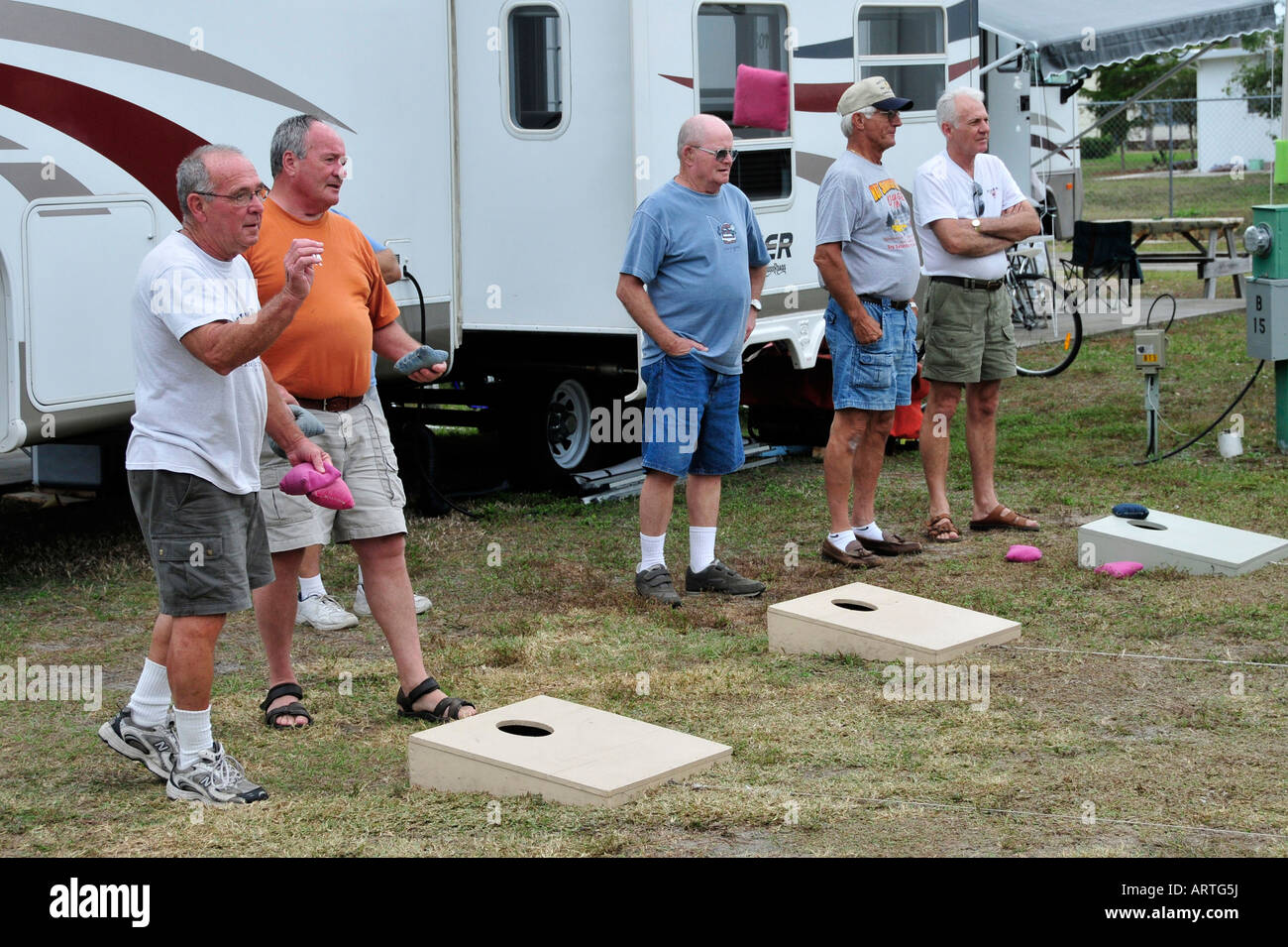 Bean bag toss hires stock photography and images Alamy
