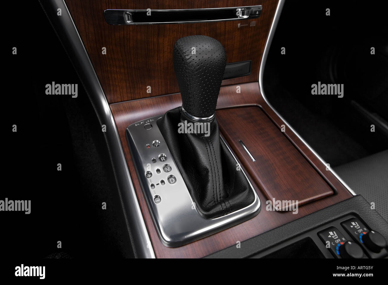 2008 infiniti m35 in white hi-res stock photography and images - Alamy