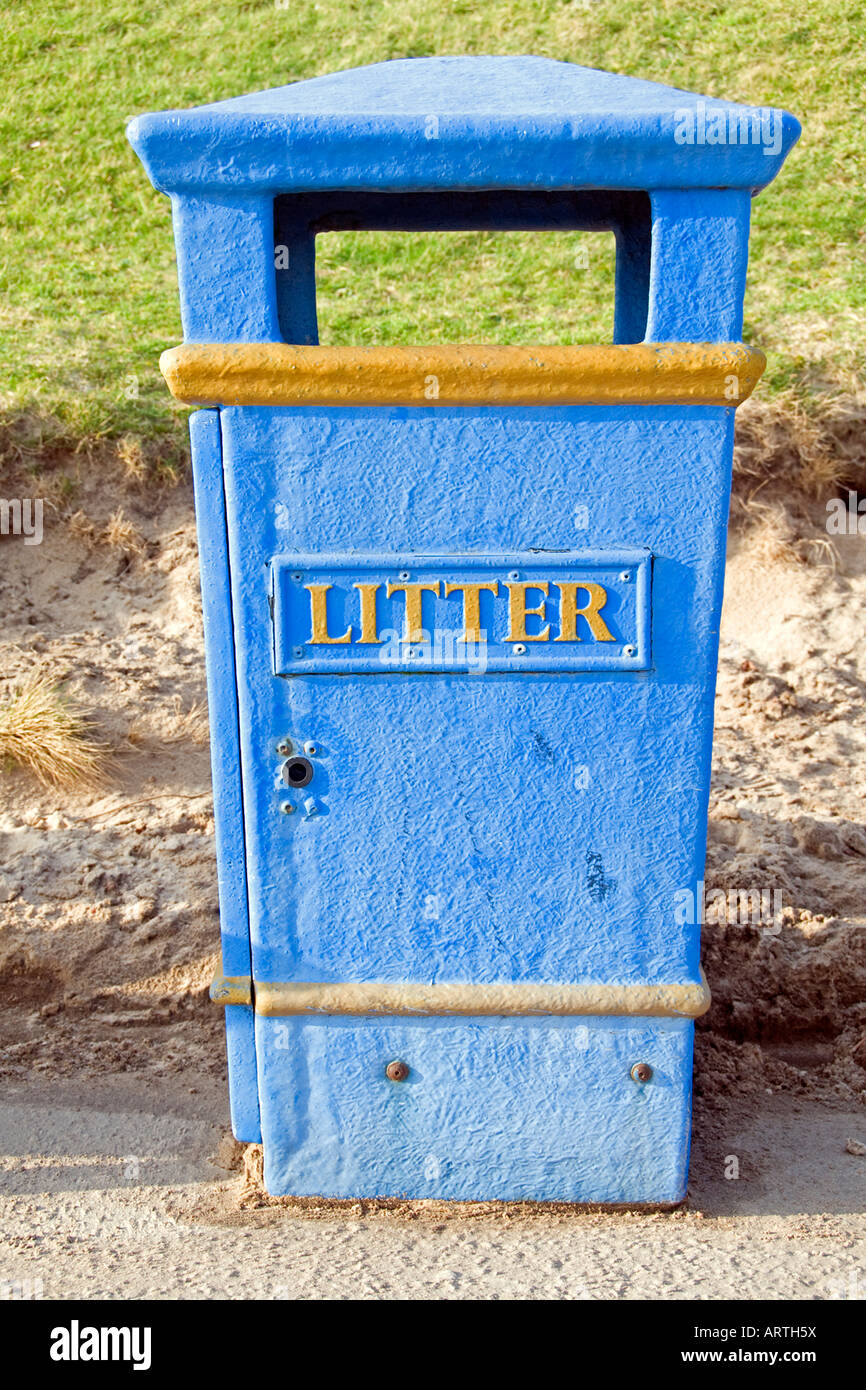 Blue litter bin hi-res stock photography and images - Alamy
