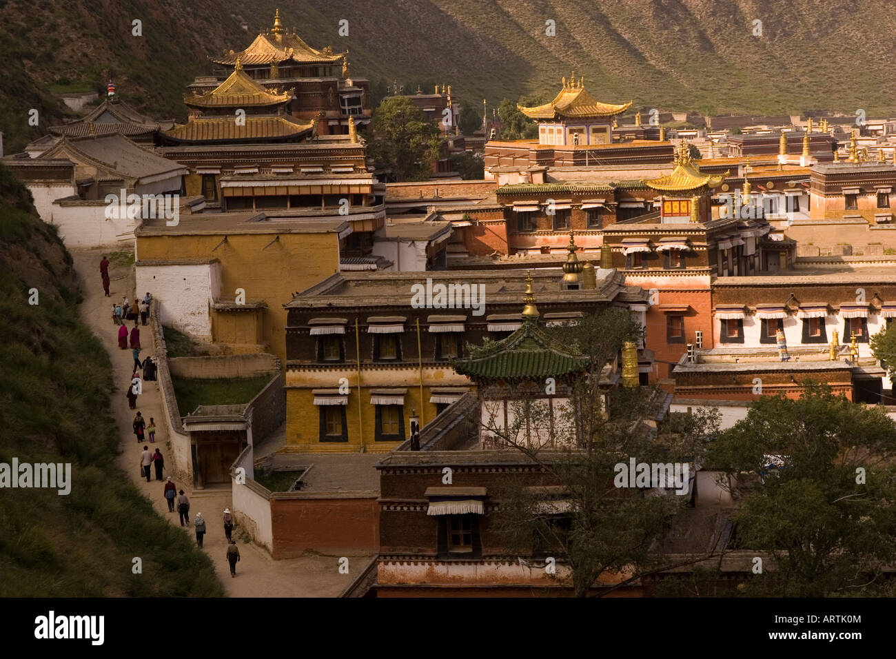 Labrang Map Tibetan pilgrims circumambulating Labrang Monastery, Xiahe Stock Photo ...