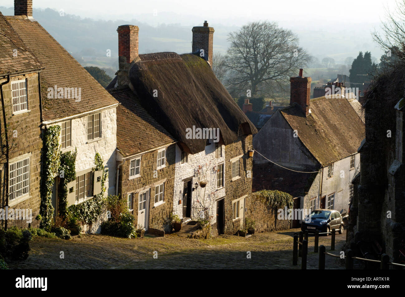 Gold Hill cottages Shaftesbury Dorset England Stock Photo Alamy