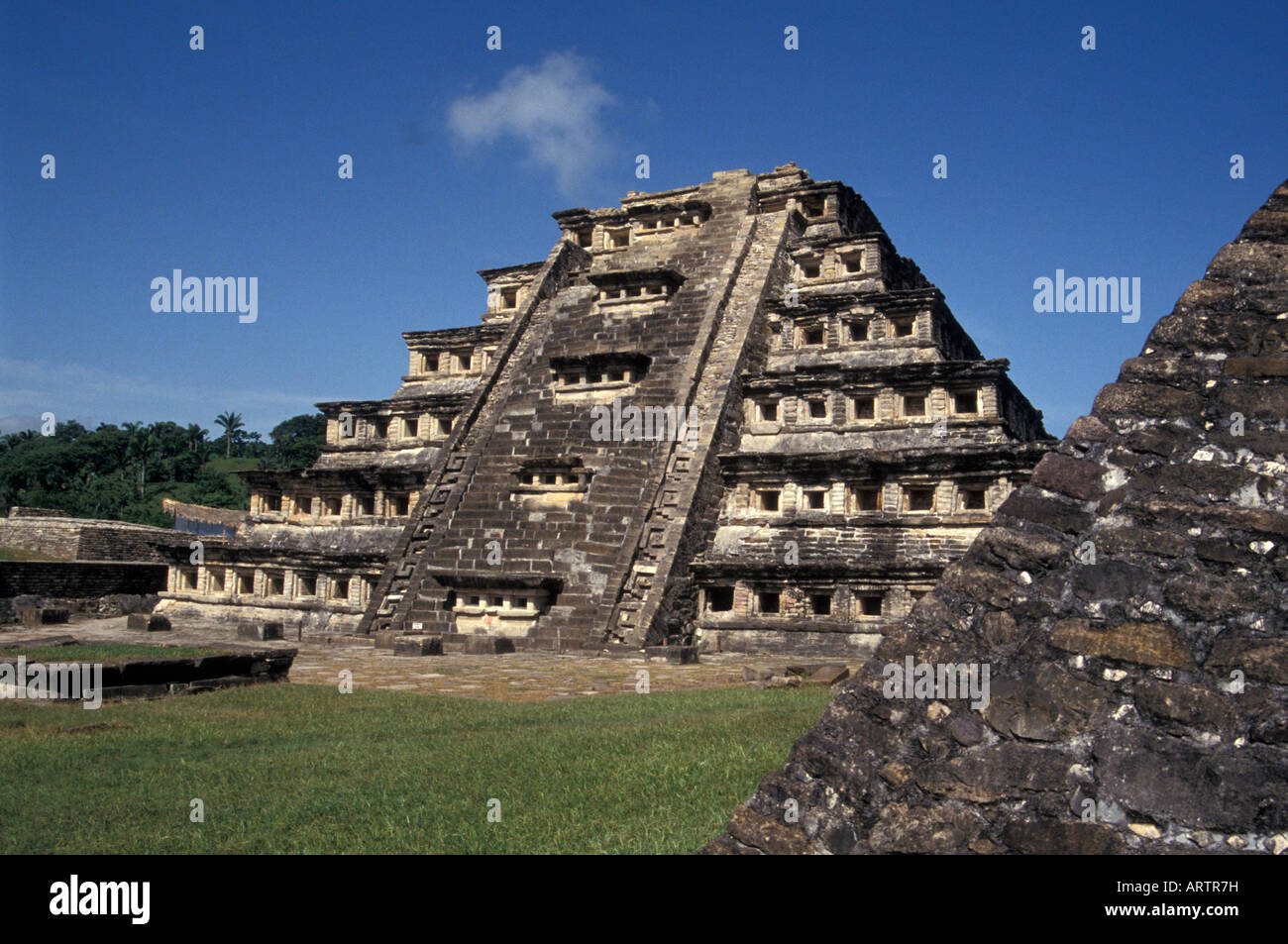 The Pyramid of the Niches at the Totonac ruins of El Tajin, Veracruz, Mexico Stock Photo