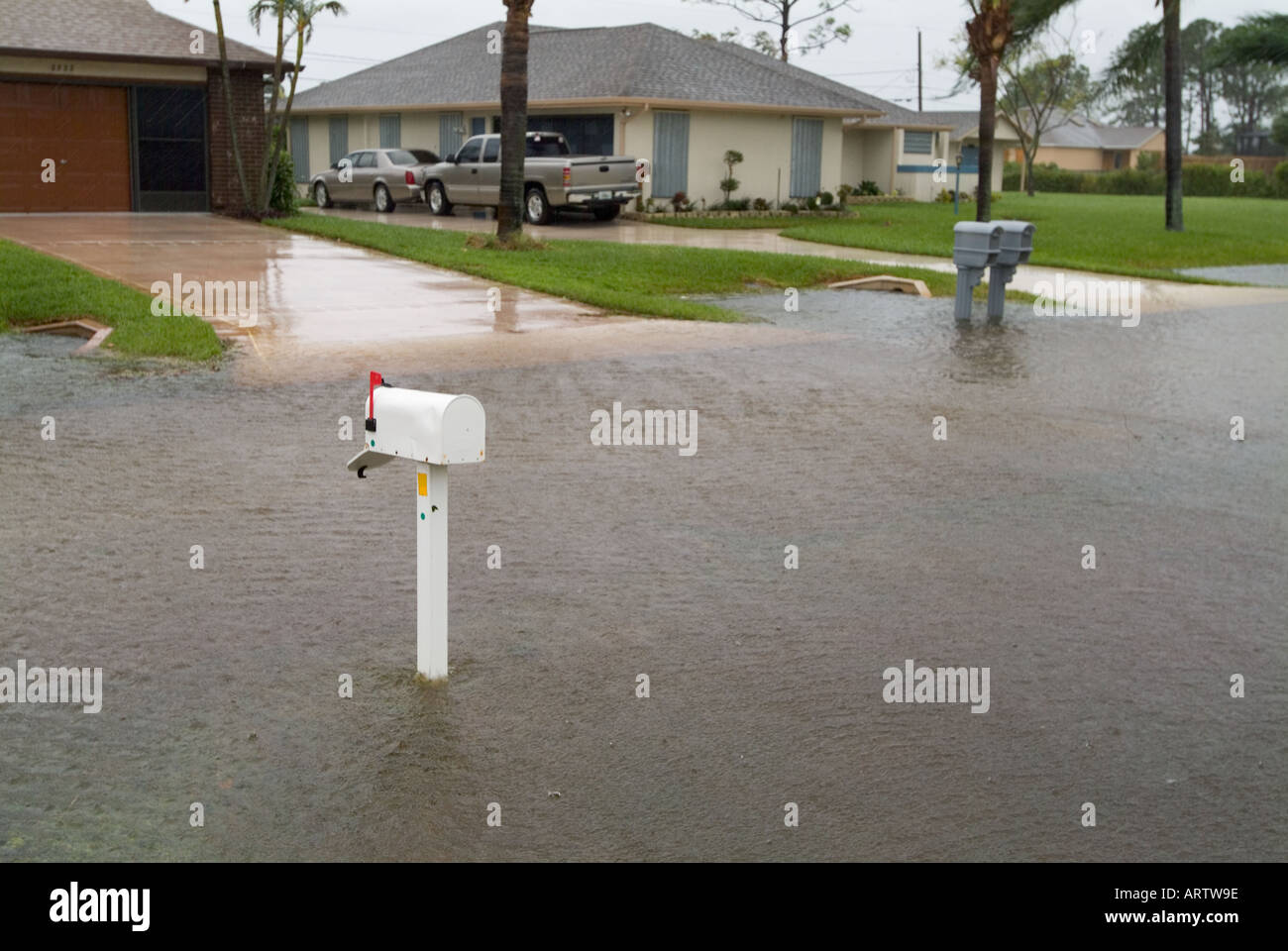 Hurricane Wilma South Florida storm Port5 Saint Lucie hurricanes street flooding flooded road 10 24 05 mailbox Stock Photo