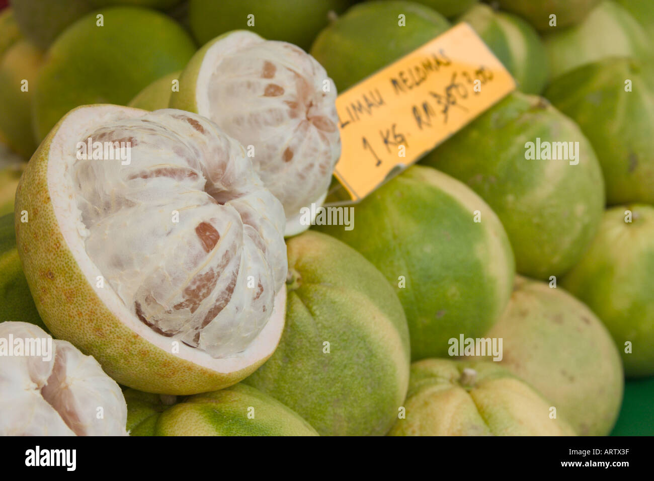 green pomelos from malaysia tropical fruit citrus grandis Stock Photo Alamy