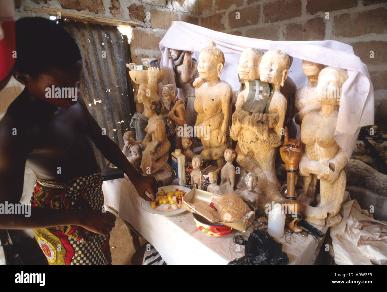 A Mami Wata altar in the Mono district of Benin Ein Mami Wata Altar im Mono Distrikt  Stock Photo