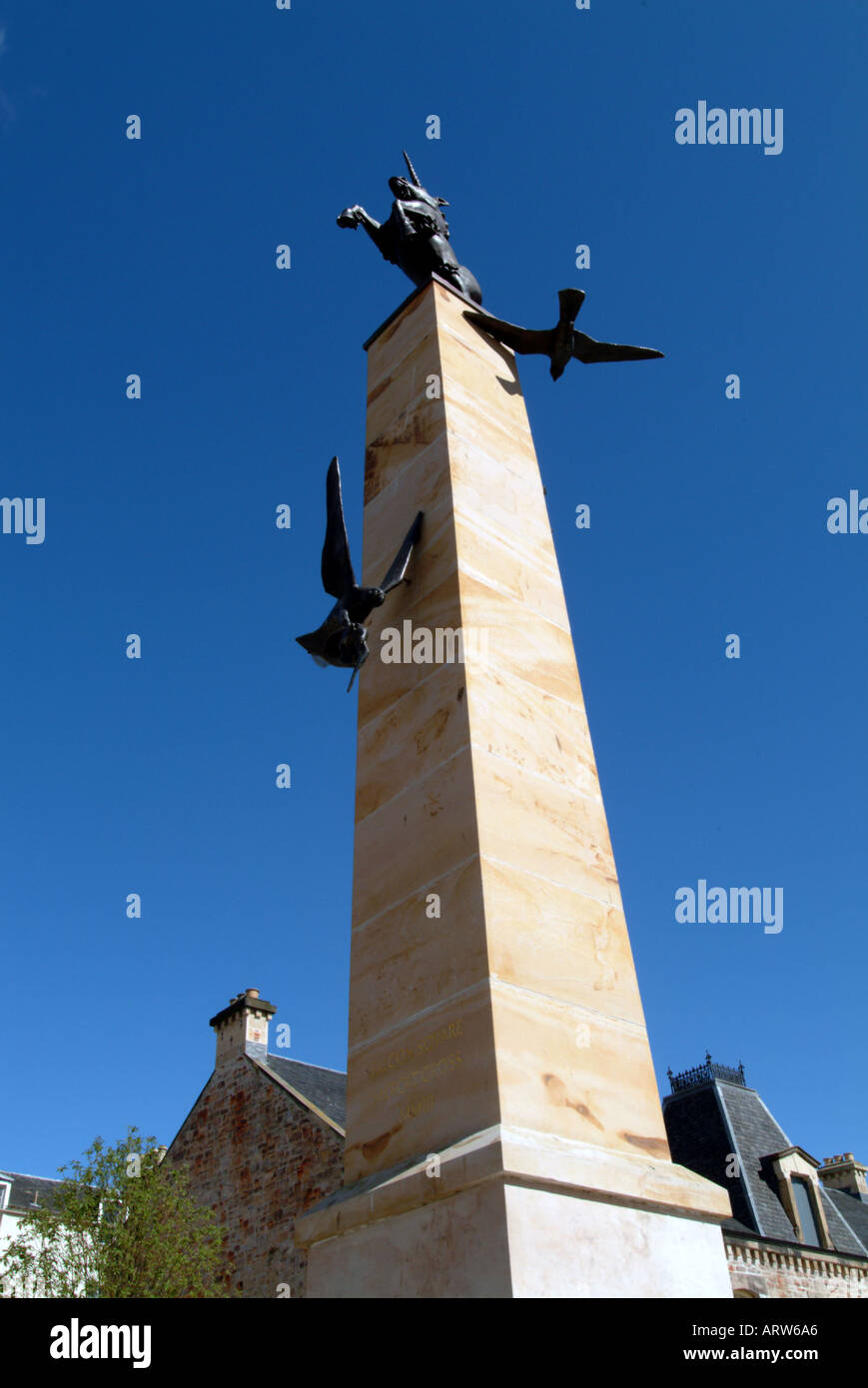 Falcon square unicorn statue inverness hires stock photography and images Alamy