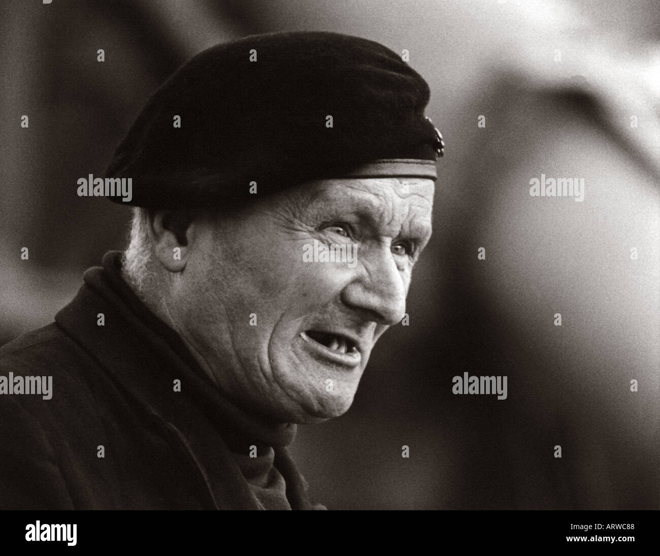 Man with beret hi-res stock photography and images - Alamy
