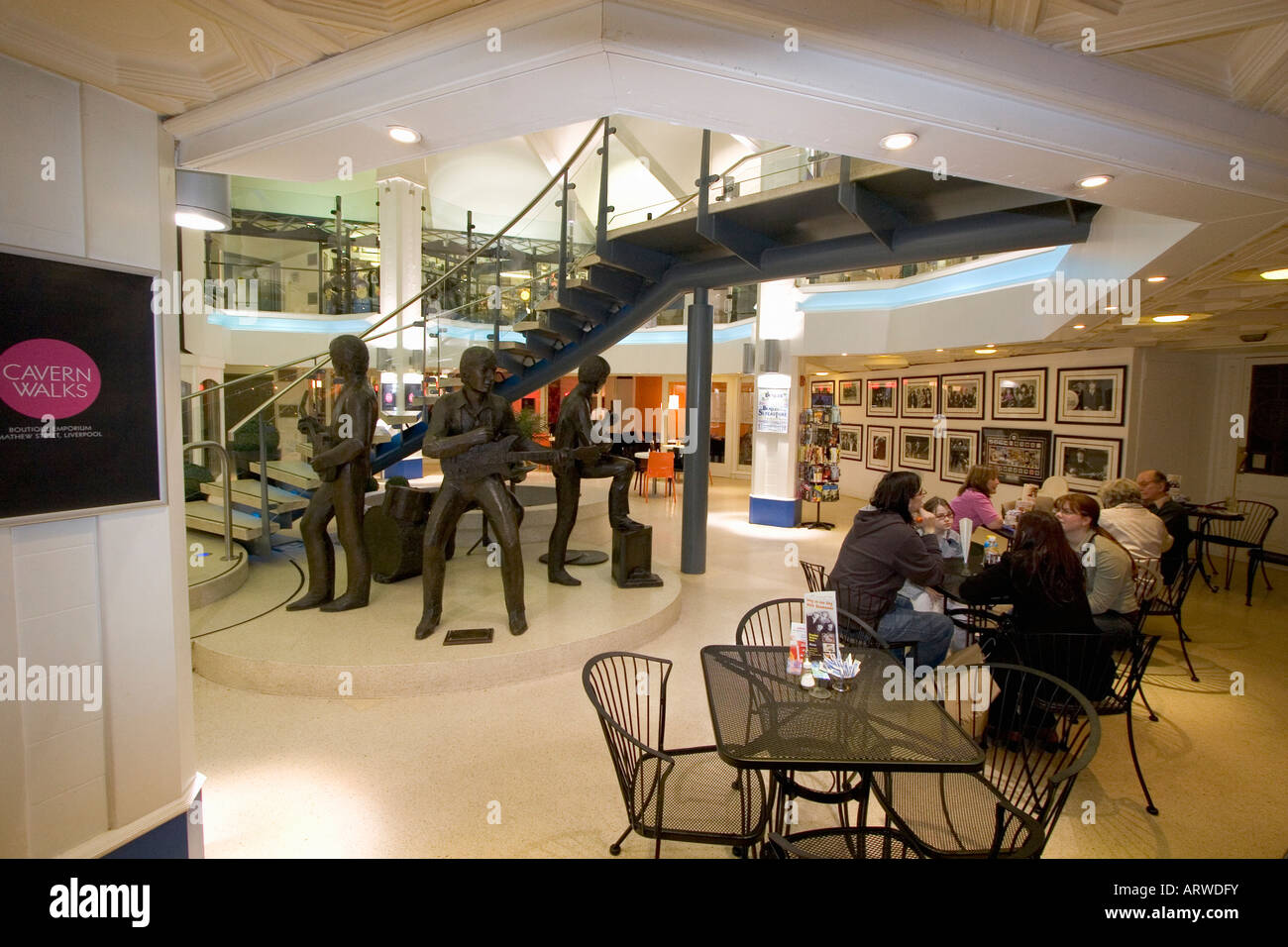 CAVERN WALKS SHOPPING CENTER BEATLES MONUMENT AND LUCY IN THE SKY WITH DIAMONDS CAFE Liverpool home of The Beatles Stock Photo