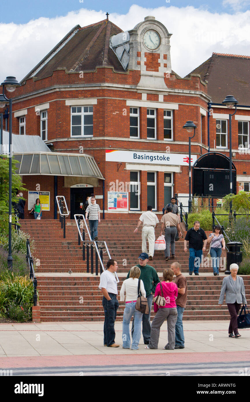 Basingstoke train station hires stock photography and images Alamy