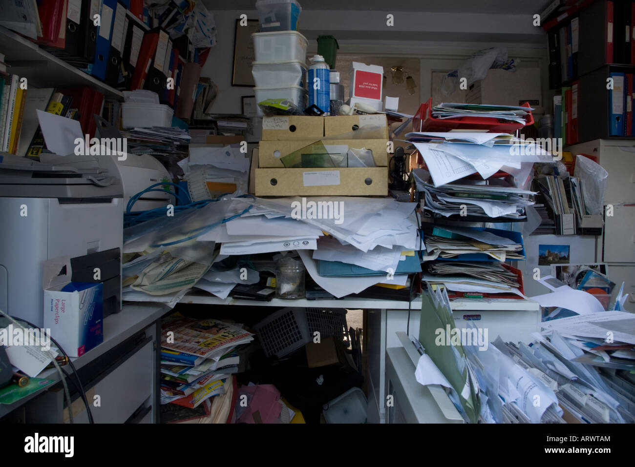 an untidy office Stock Photo - Alamy
