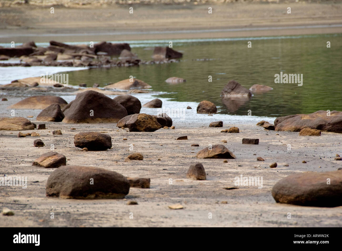 Empty reservoir hi-res stock photography and images - Alamy