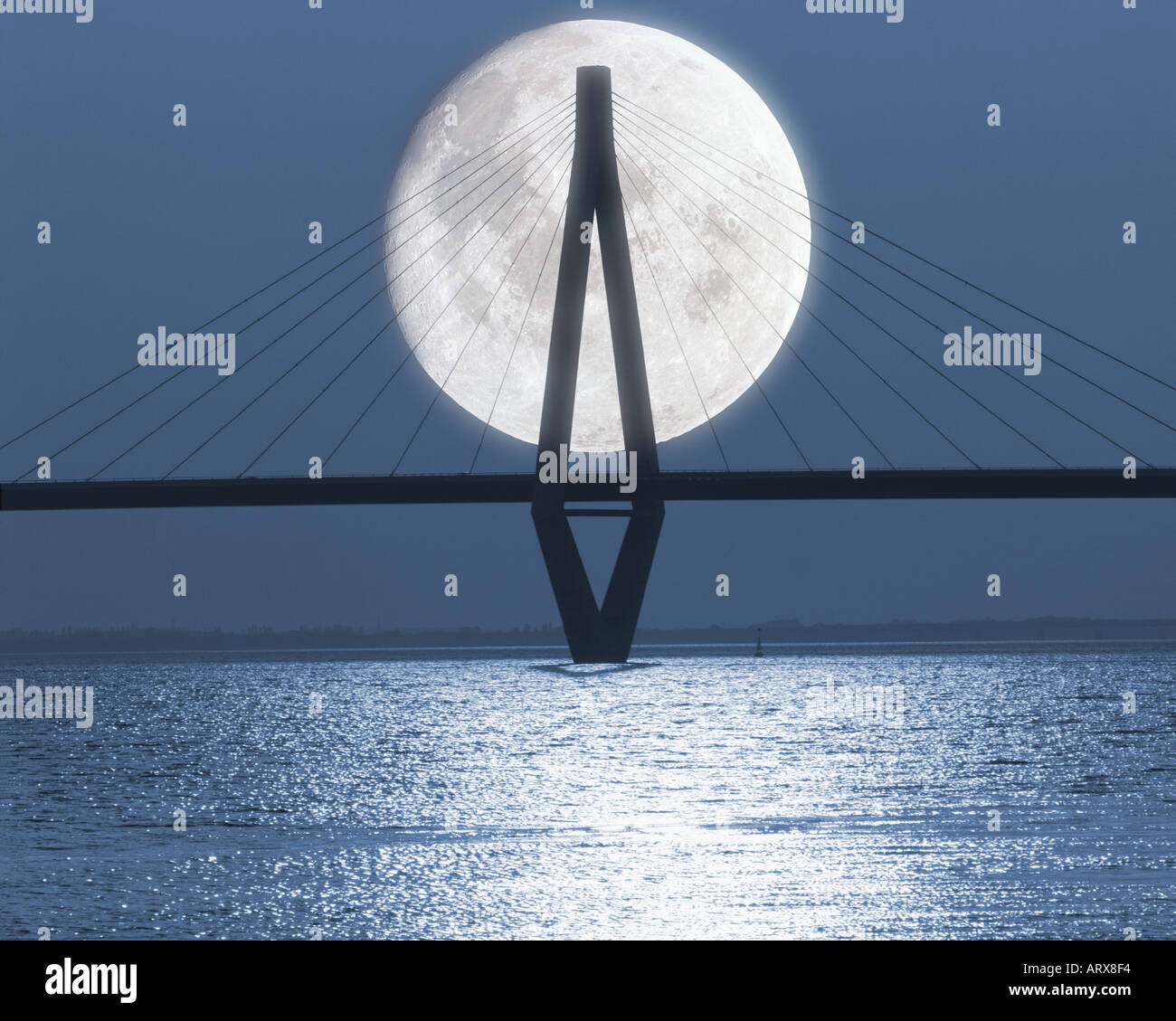 DK - ZEALAND FALSTER: Moon over Faro Bridge Stock Photo
