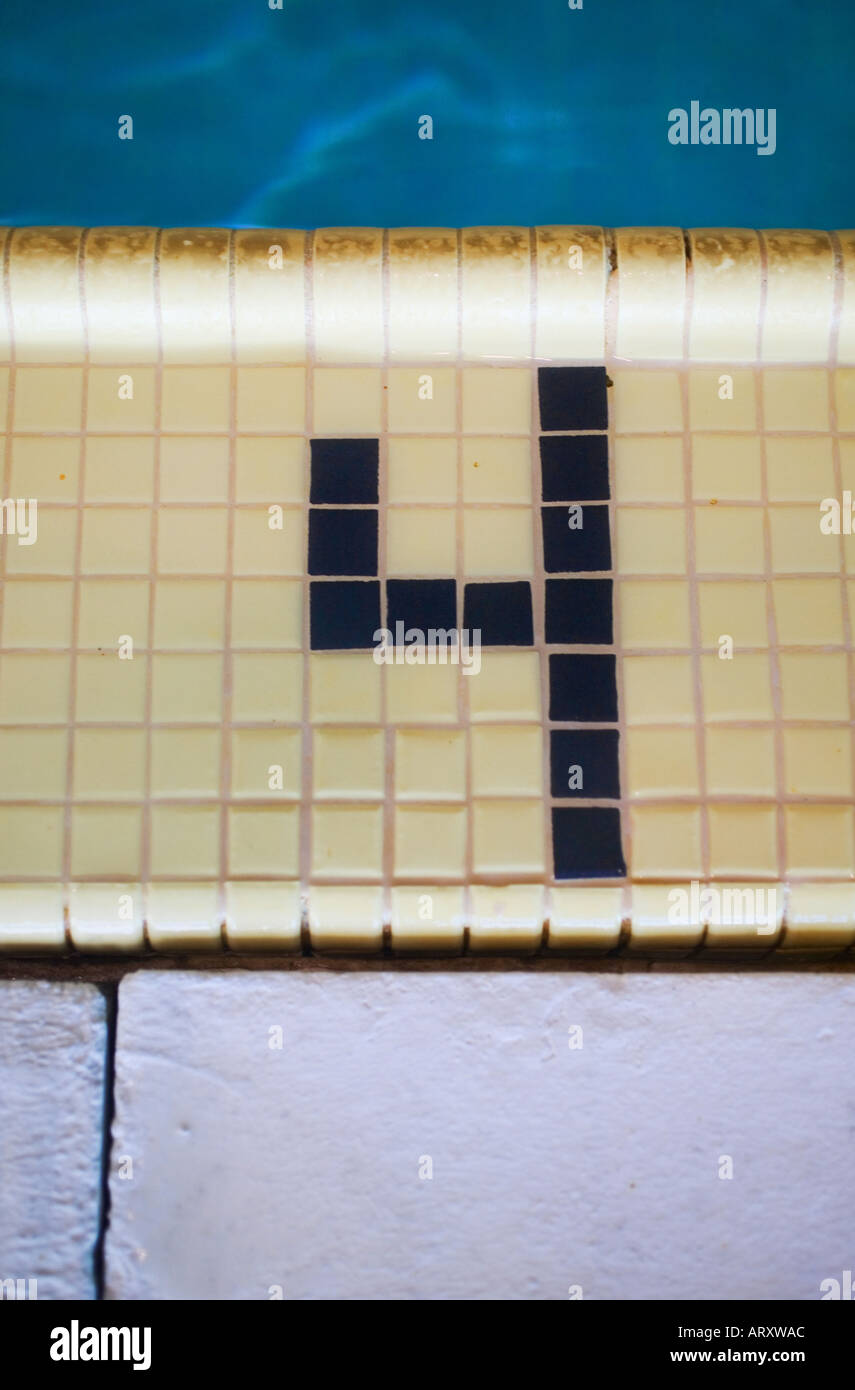 Pool depth marker hi-res stock photography and images - Alamy