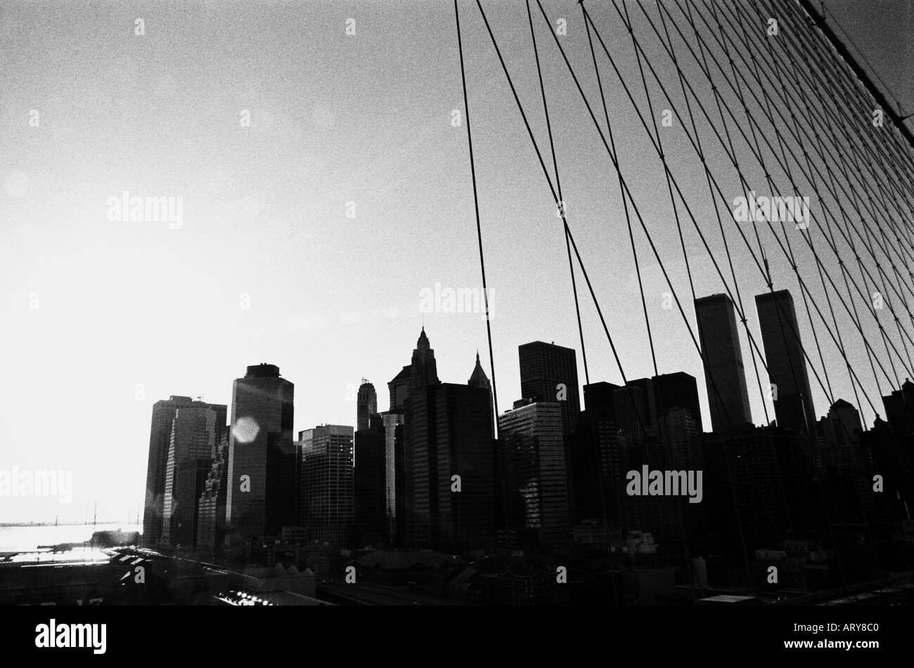 Manhattan skyline twin towers Black and White Stock Photos & Images - Alamy