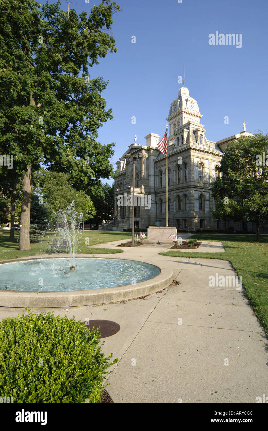 The Shelby County Courthouse and fountain  in Sidney Ohio. Named after the English Poet Sir Phillip Sidney Stock Photo
