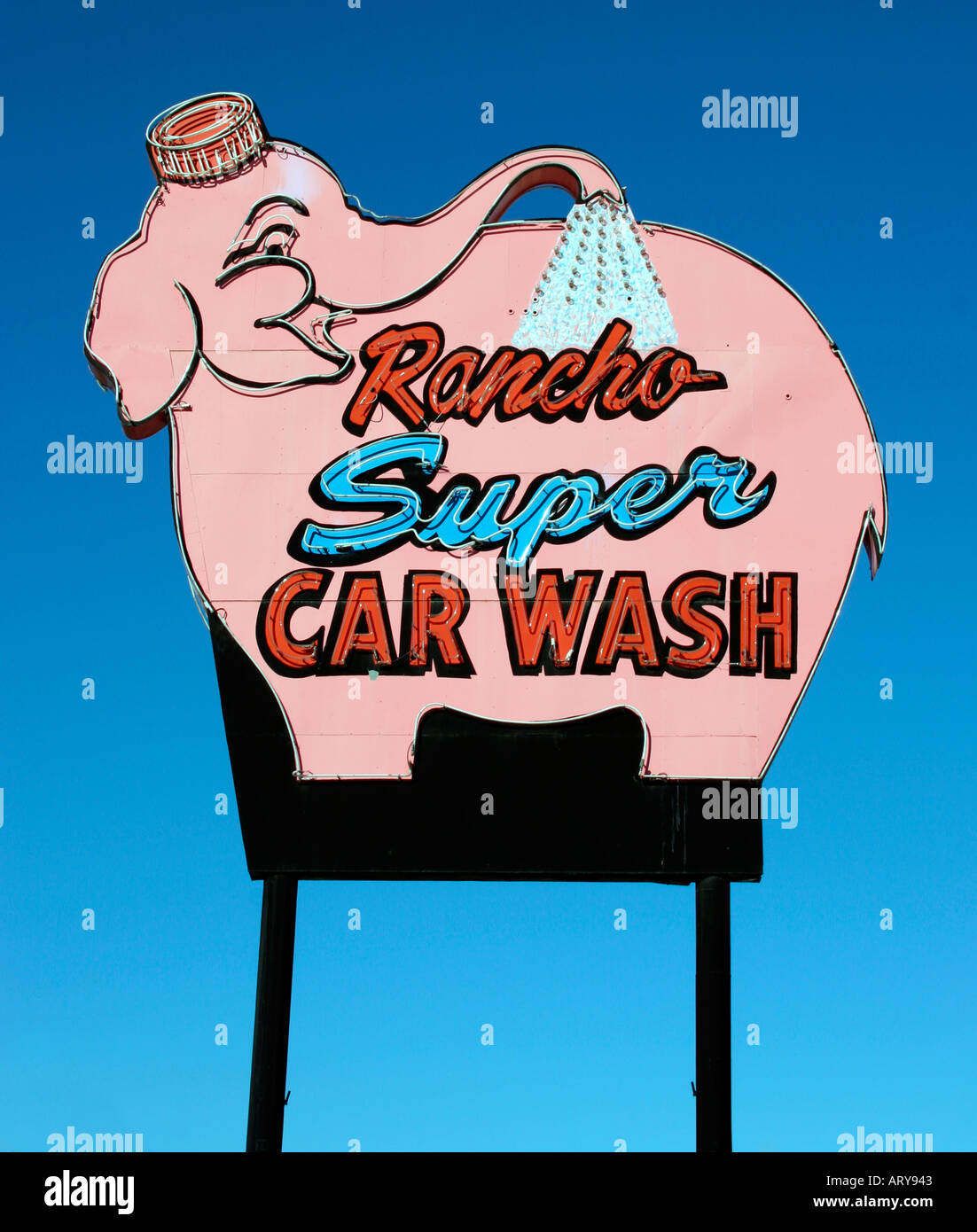 Rancho super car wash hires stock photography and images Alamy