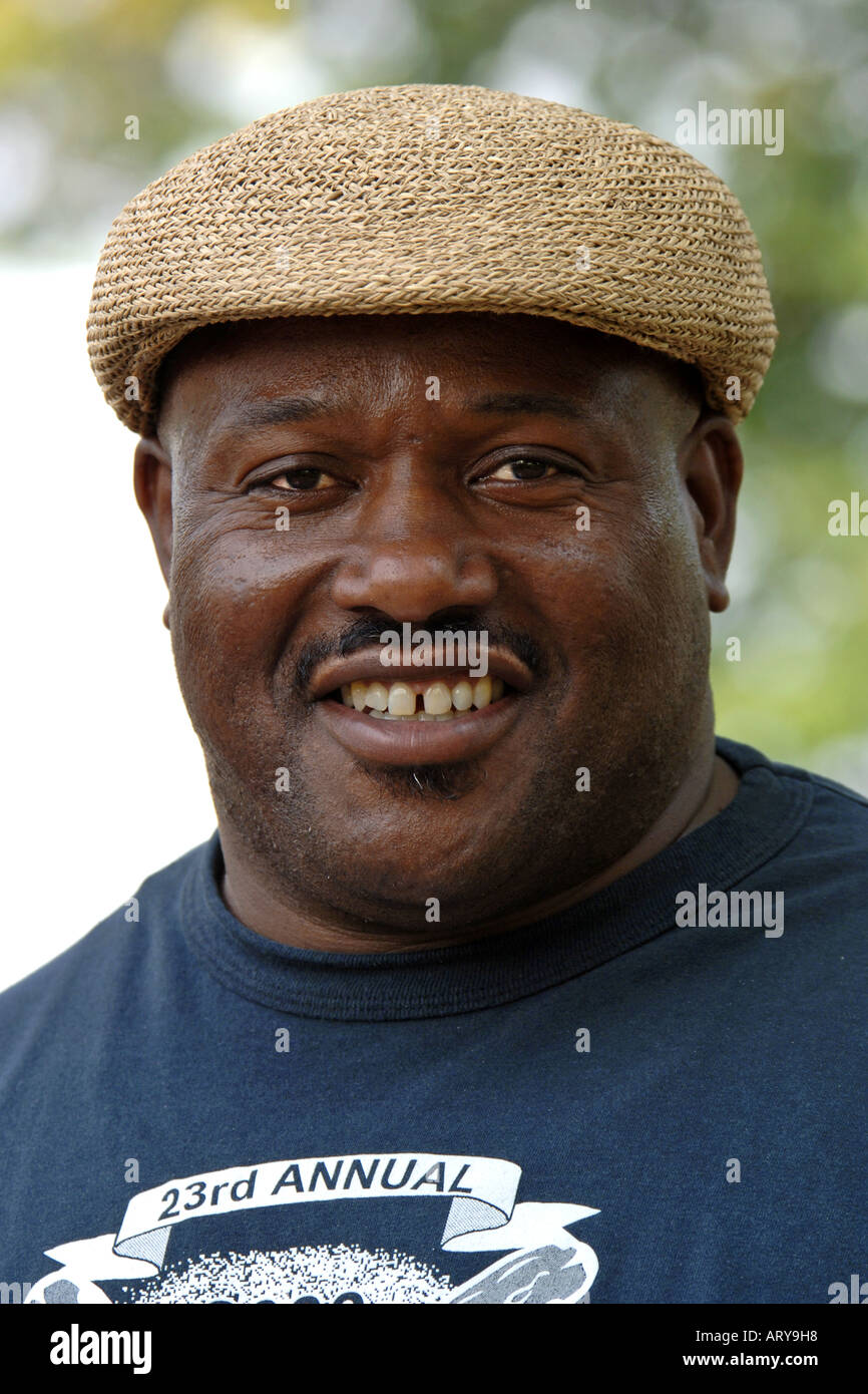 Happy man wearing flat cap hi-res stock photography and images - Alamy