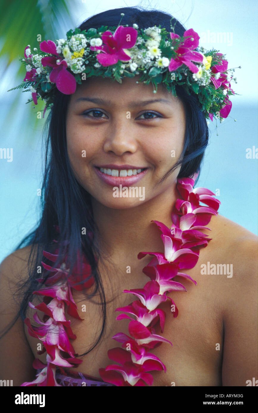 Woman wearing hawaiian leis hires stock photography and images Alamy