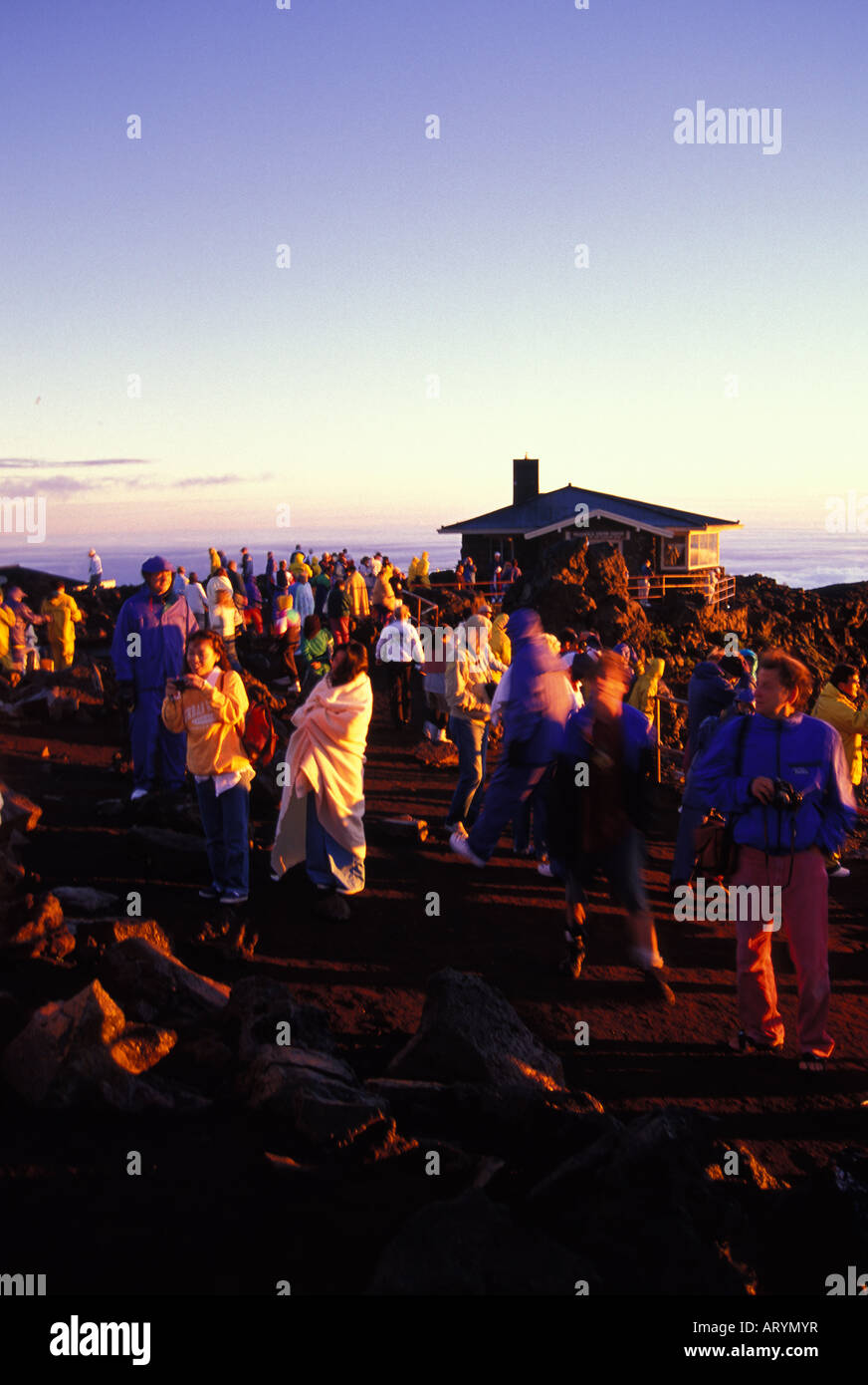 Group of people gathered hi-res stock photography and images - Alamy