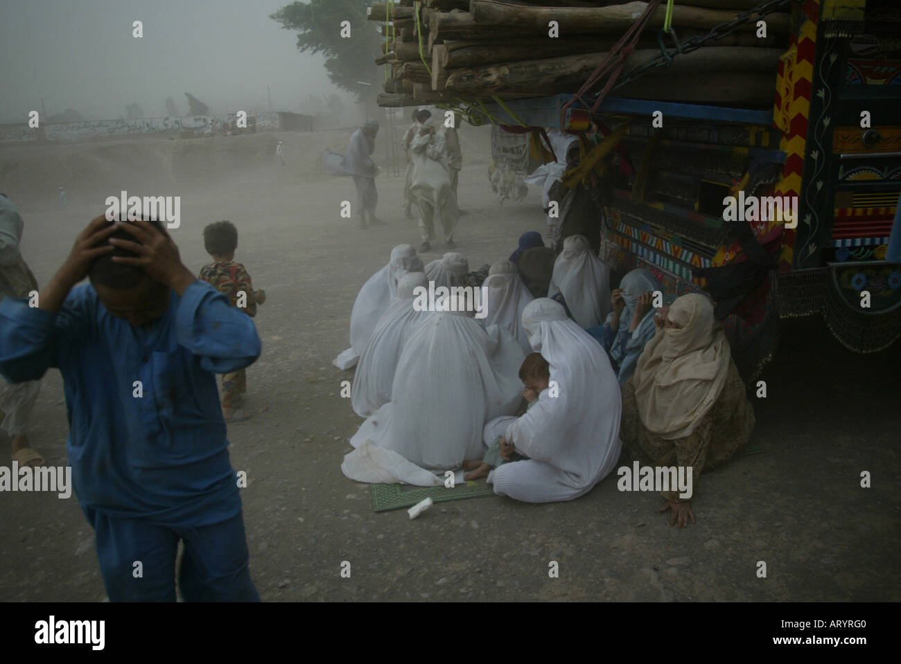 afghan refugees in Peshawar are forced to return to Afghanistan Stock Photo