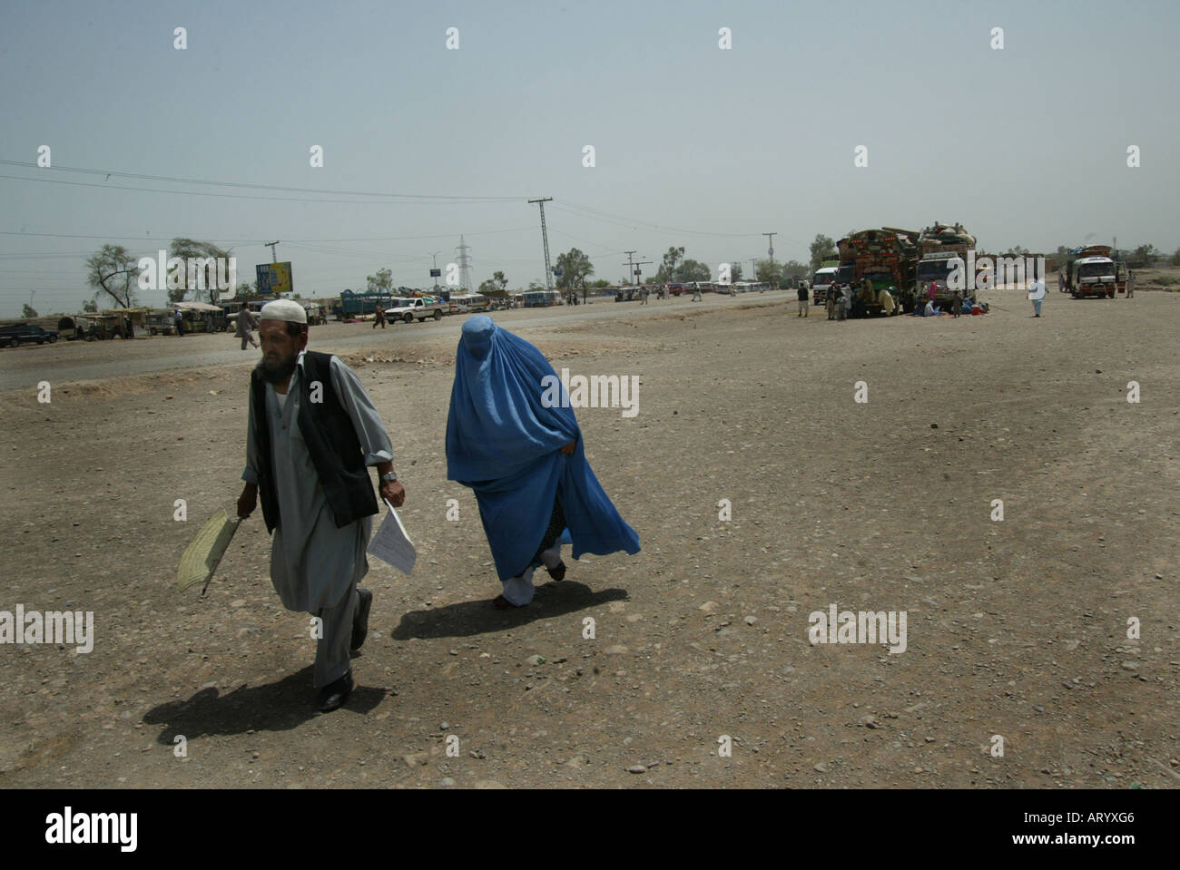 afghan refugees in Peshawar forced to return to Afghanistan Stock Photo