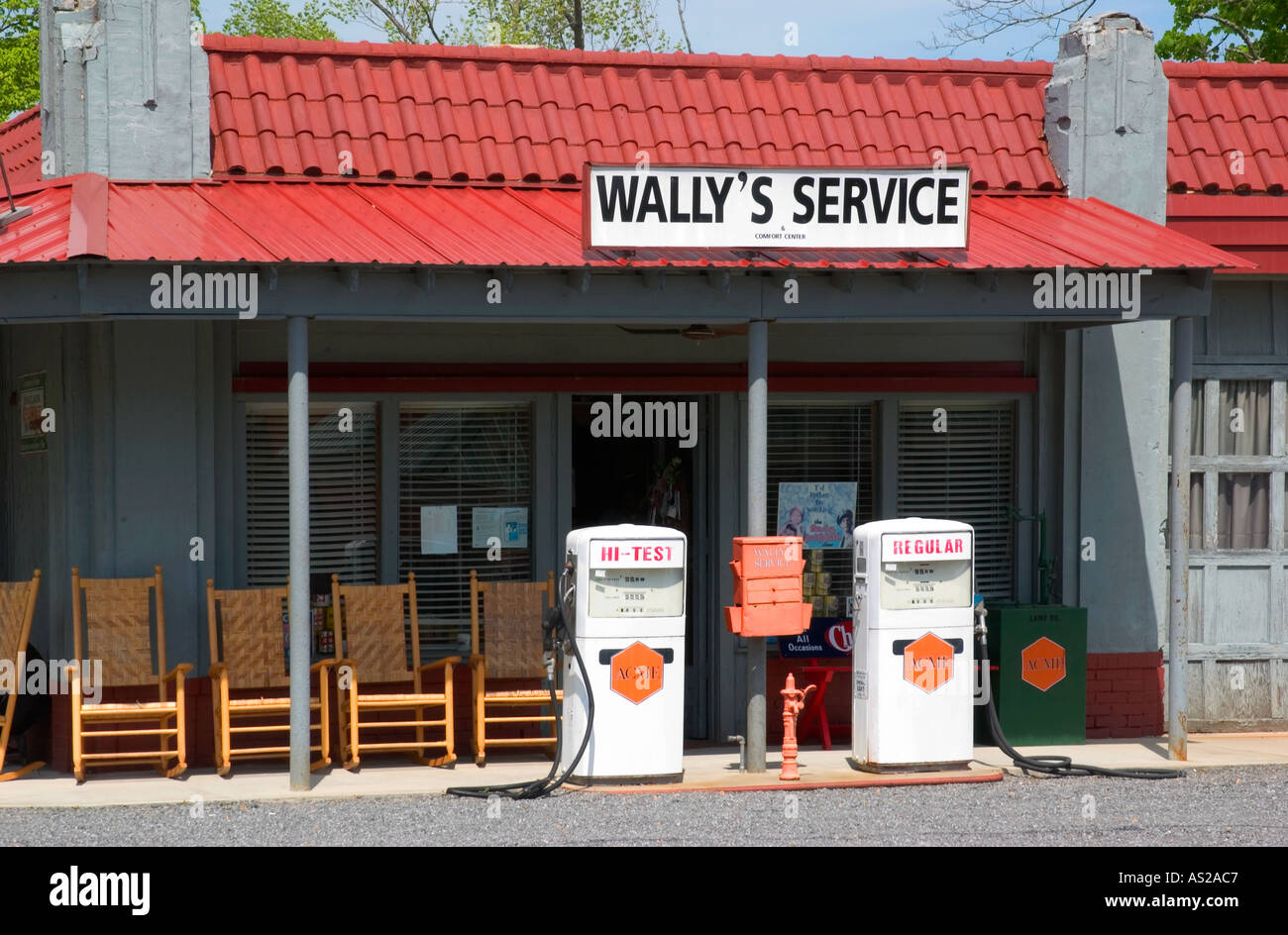 Wallys Service Station Mount Airy NC Mayberry USA Stock Photo 1583814
