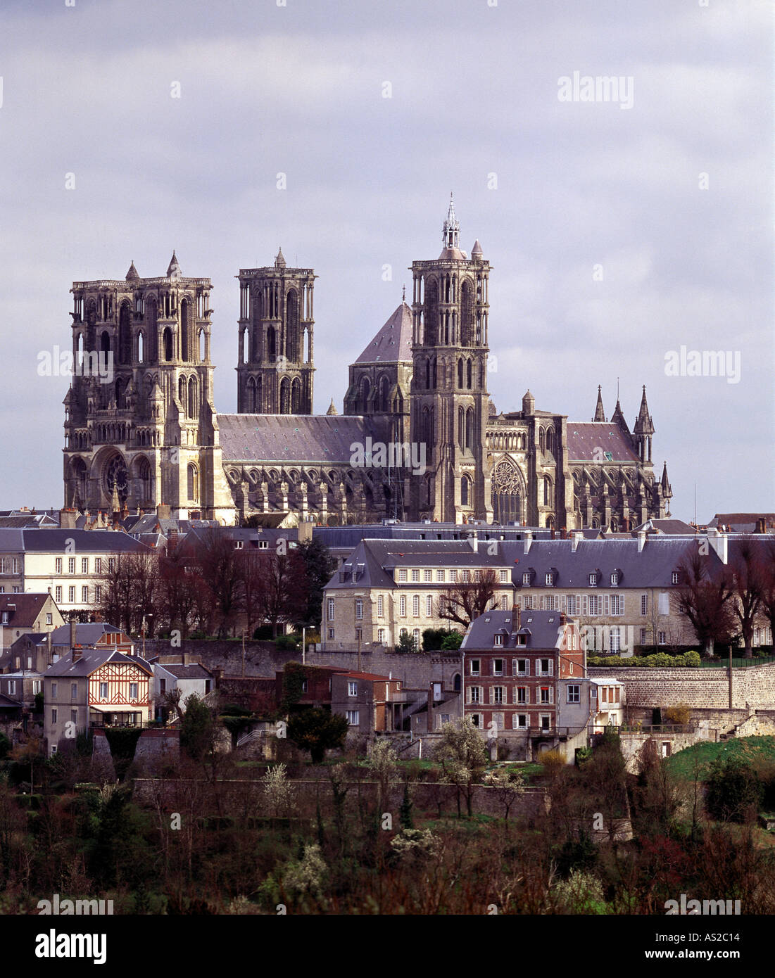 Laon, Kathedrale, Fernsicht von Südwesten Stock Photo
