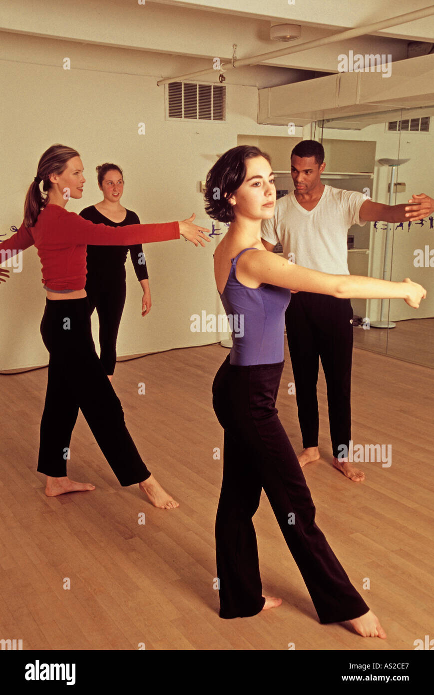 Modern dance class hires stock photography and images Alamy