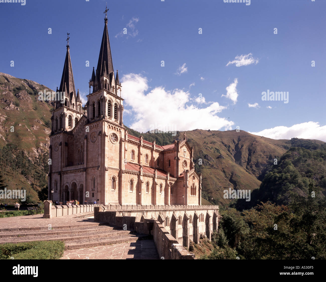 Covadonga spanien hi-res stock photography and images - Alamy