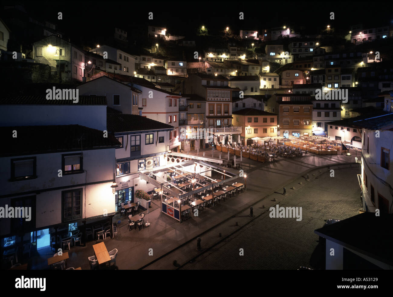 Cudillero, Fischerdorf, Nachtansicht Stock Photo