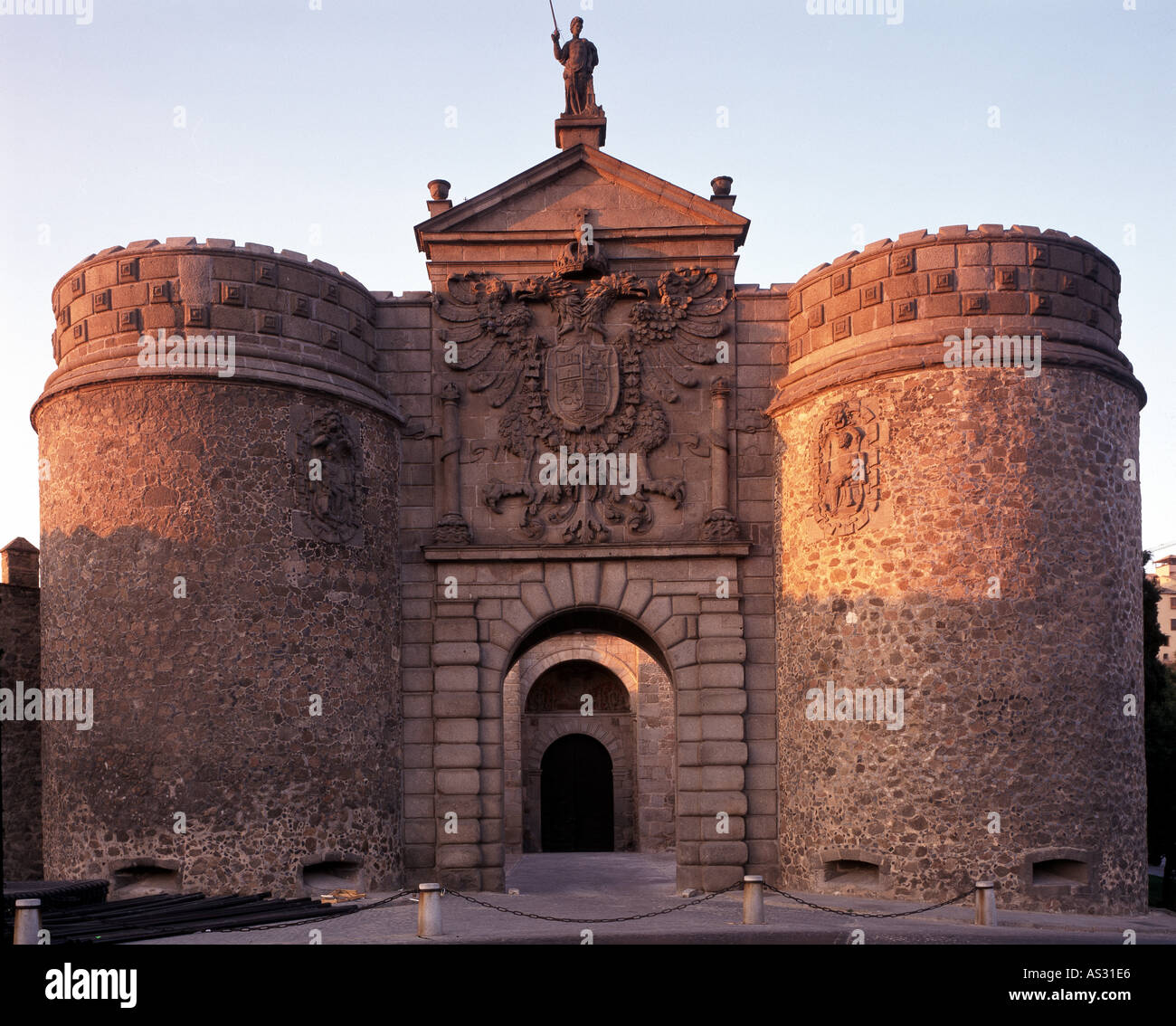 Toledo, Puerta nueva de Bisagra, arabisches Stadttor Stock Photo