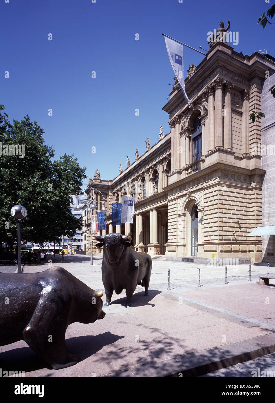 Frankfurt/Main, Börsenplatz, Börse mit Bulle und Bär Stock Photo