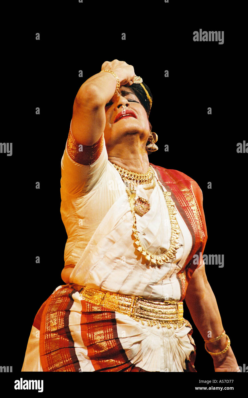 Indian Classical Dancer Kanak Rele performing a solo Mohiniattam Dance