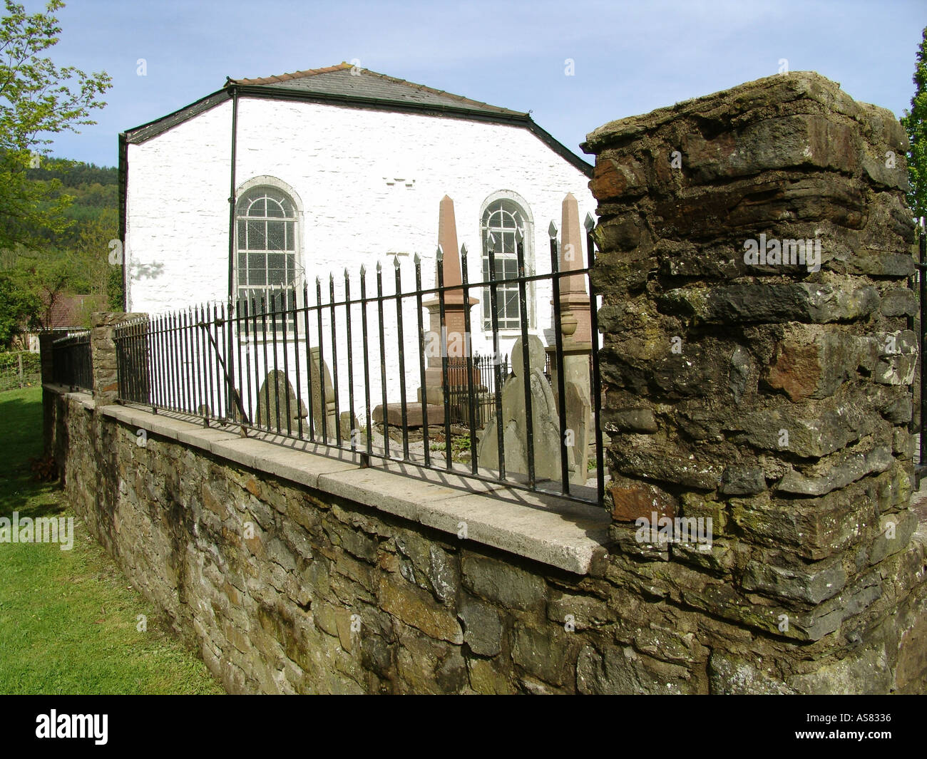 The resting place of Welsh poet Bard Islwyn at Babel Chapel ...
