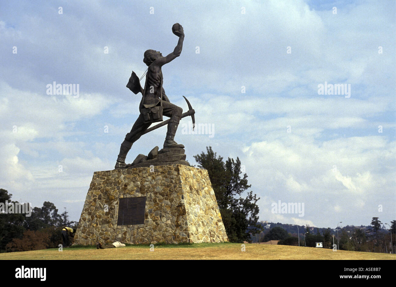 Monument depicting the triumph of a gold miner discovering a nugget Stock Photo