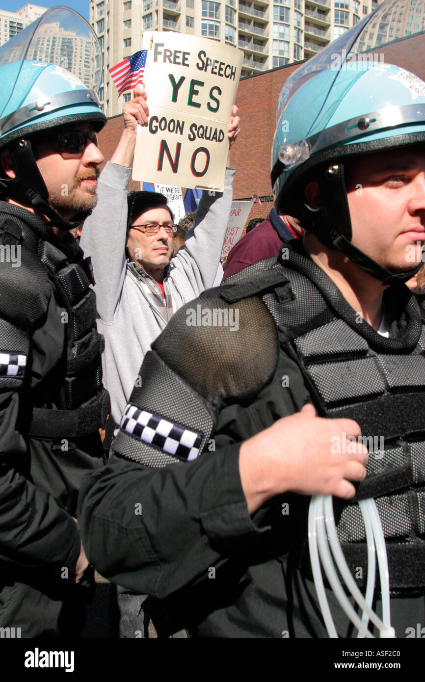 Chicago police guard a demonstration opposing the war in Iraq Stock Photo