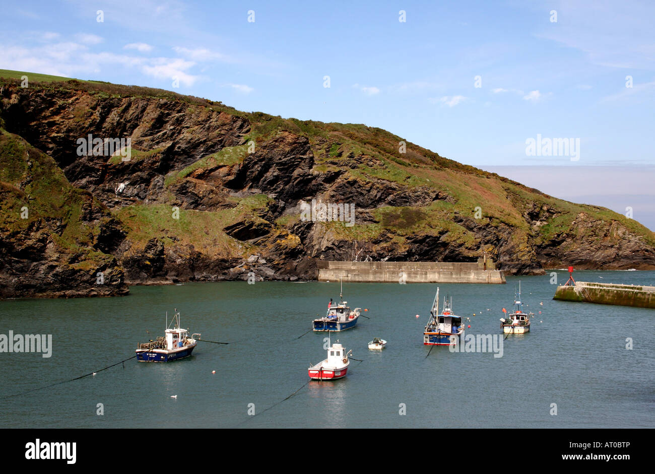 PORT ISAAC HARBOUR. CORNWALL UK Stock Photo Alamy