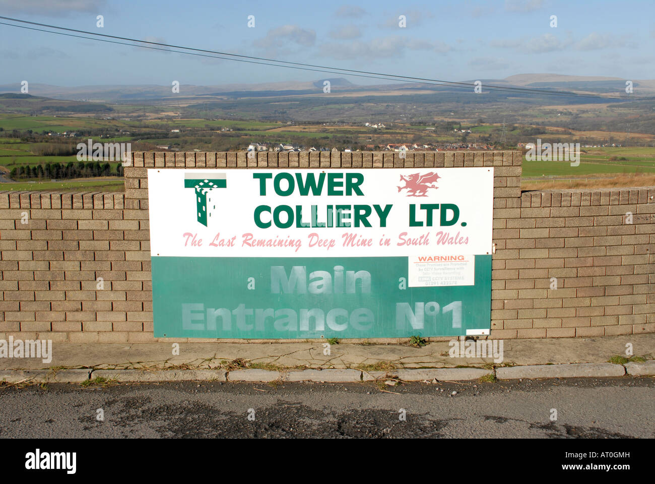 Coal mine closure sign hi-res stock photography and images - Alamy
