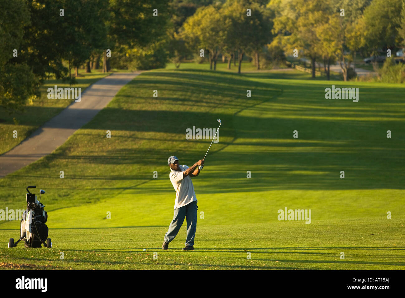 Golf cart path hi-res stock photography and images - Page 3 - Alamy