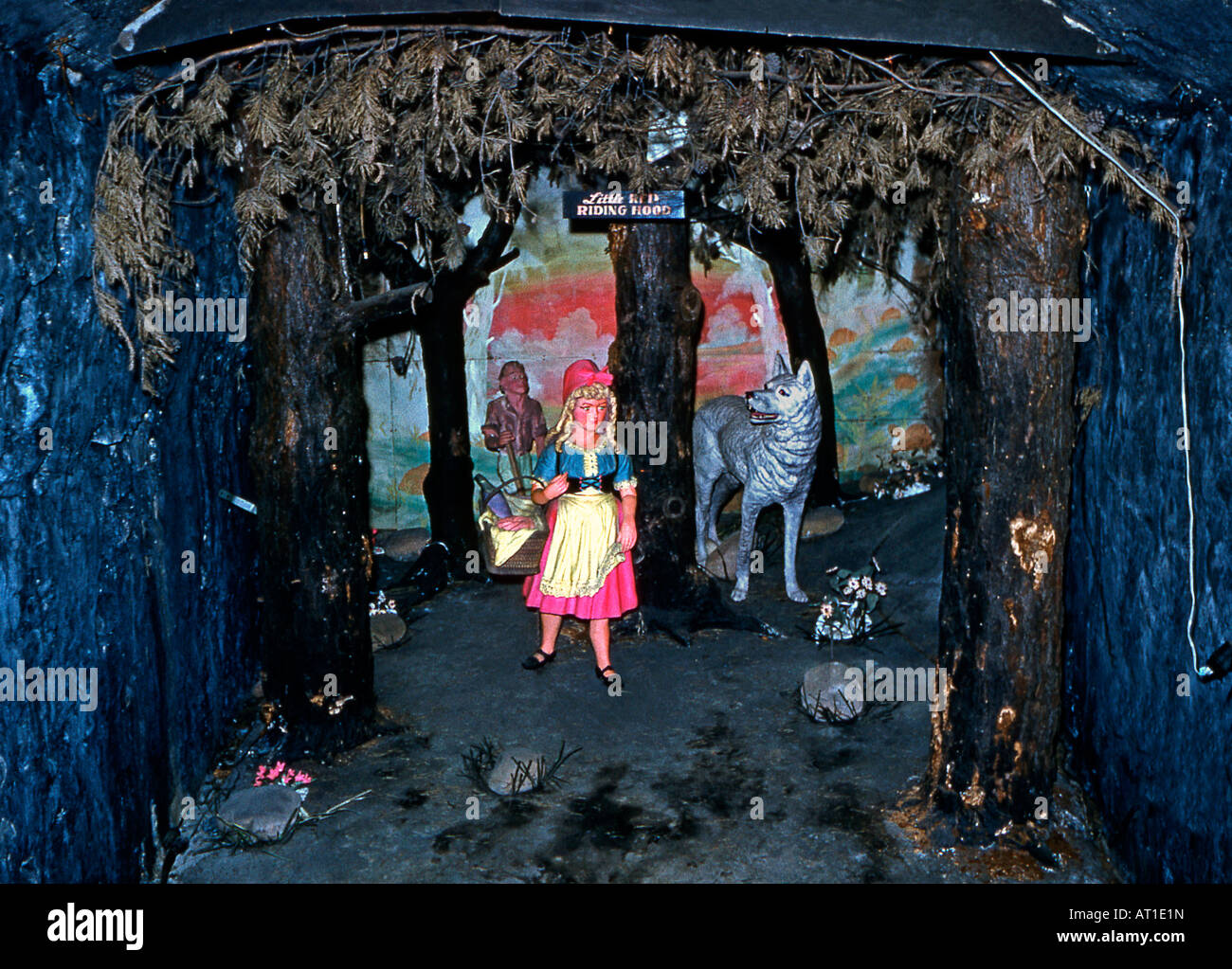 Little Red Riding Hood tableau at Rock City Gardens, Lookout Mountain, Tennessee, c. 1955 Stock Photo