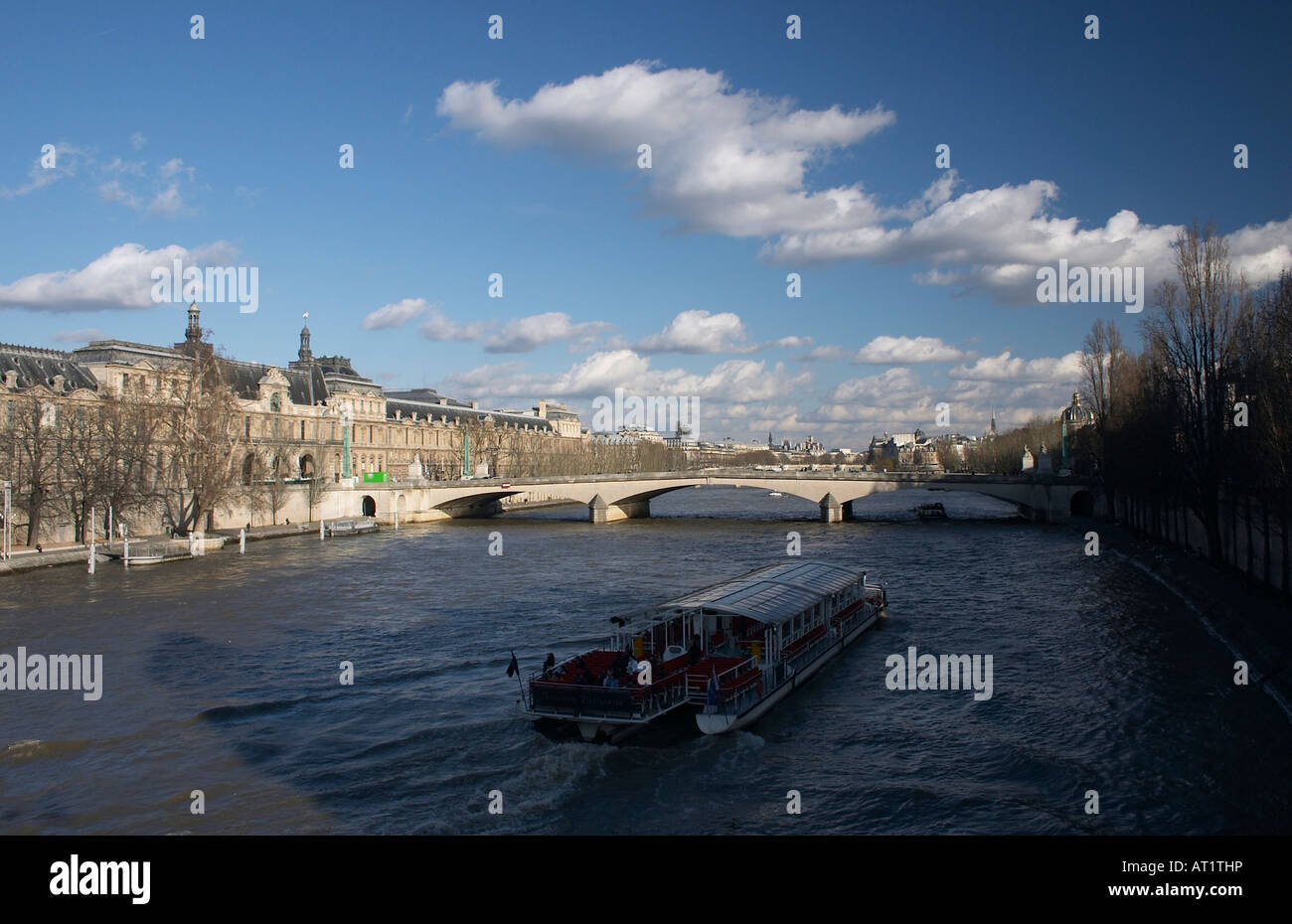 River seine villages hi-res stock photography and images - Alamy